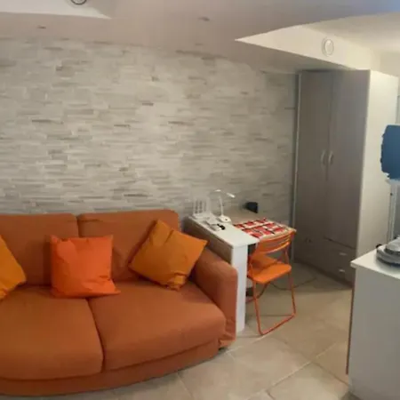 De Nittis Cozy House - 8 Min From Station Апартаменти Барі