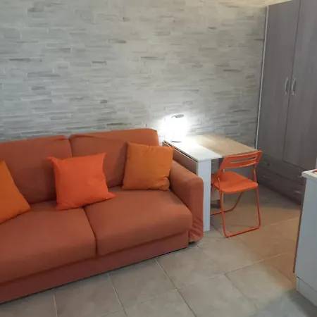 De Nittis Cozy House - 8 Min From Station Апартаменти *