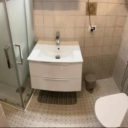 De Nittis Cozy House - 8 Min From Station Apartman