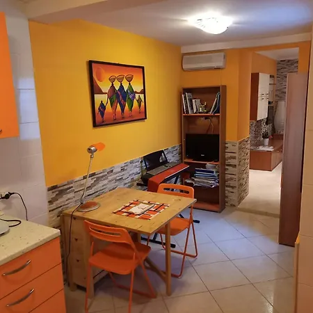 De Nittis Cozy House - 8 Min From Station Apartman