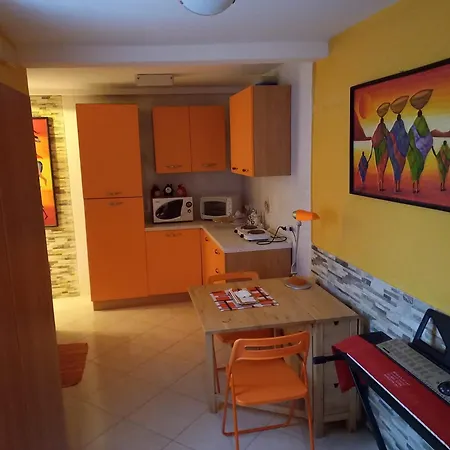 Apartman De Nittis Cozy House - 8 Min From Station *