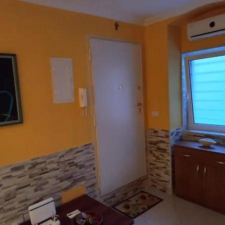 De Nittis Cozy House - 8 Min From Station Apartman